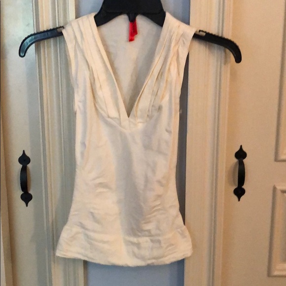 Spanx on top and in control cream sleeveless top - Picture 2 of 5